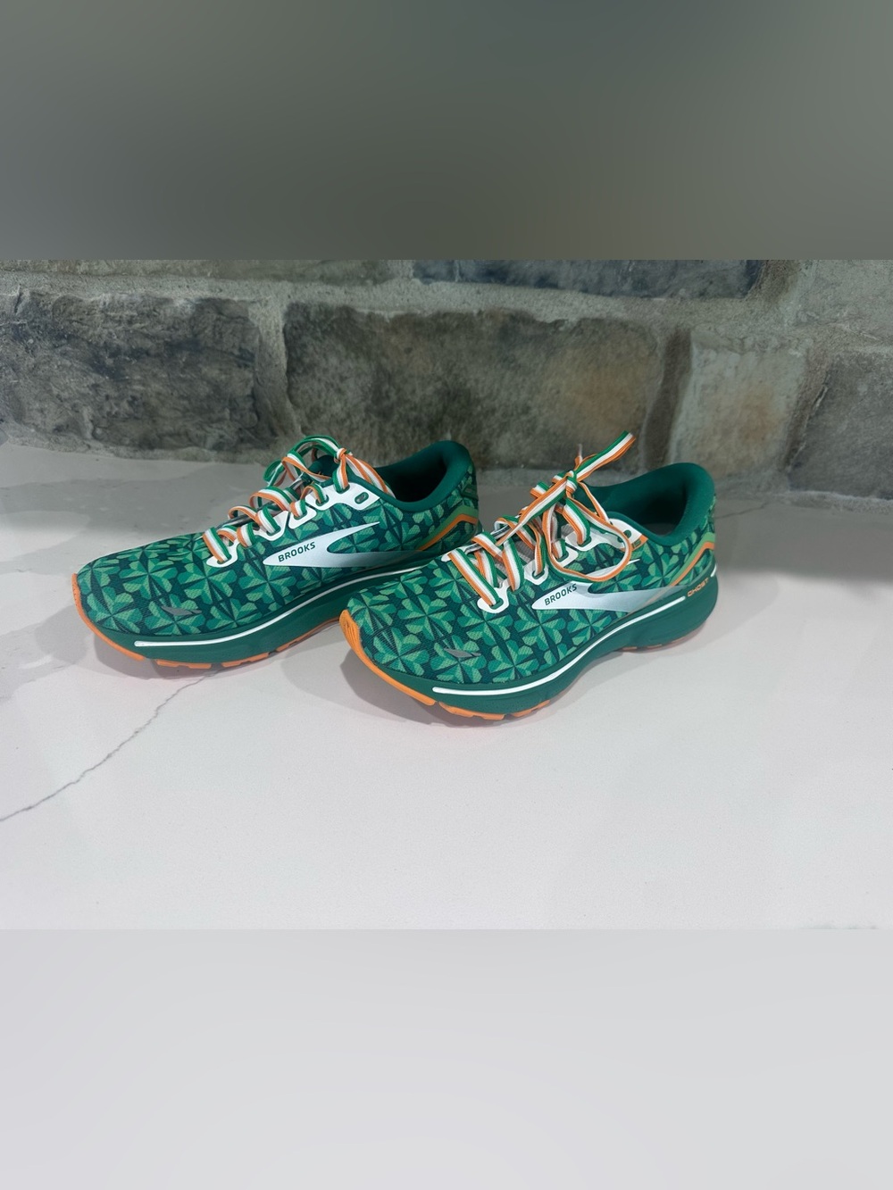Brooks Ghost 15 "Run Lucky" St. Patrick's Day Running Shoes Women’s 7 Clover - Picture 2 of 13